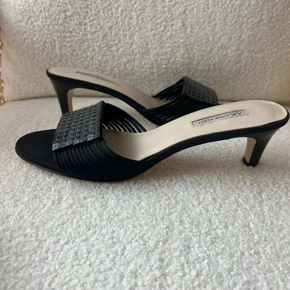 Anne Klein kitten heels - Picture 3 of 4